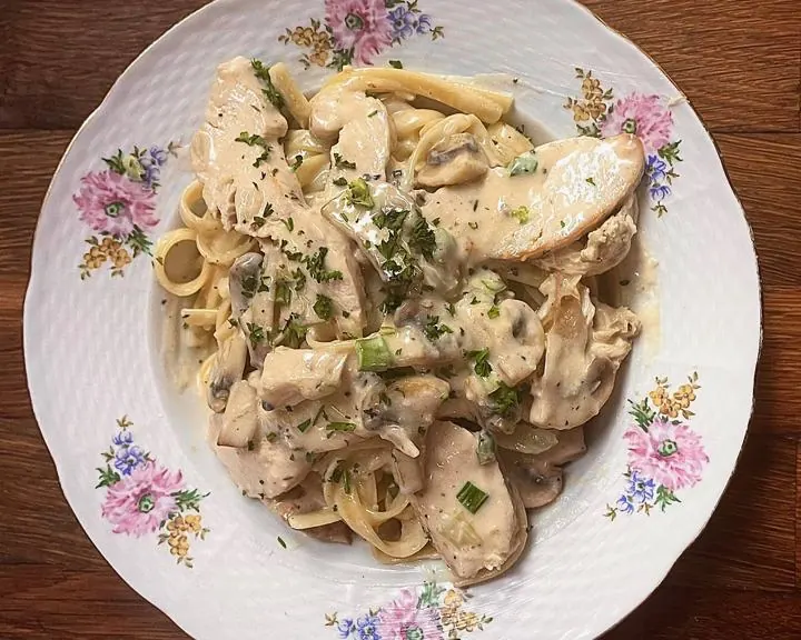 Fettuccine Alfredo di Pollo